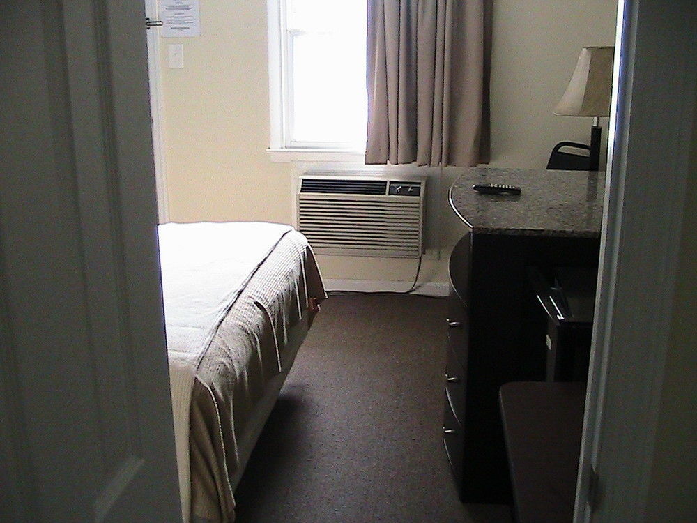 Shore Point Motel Пойнт Плезънт Бийч Екстериор снимка