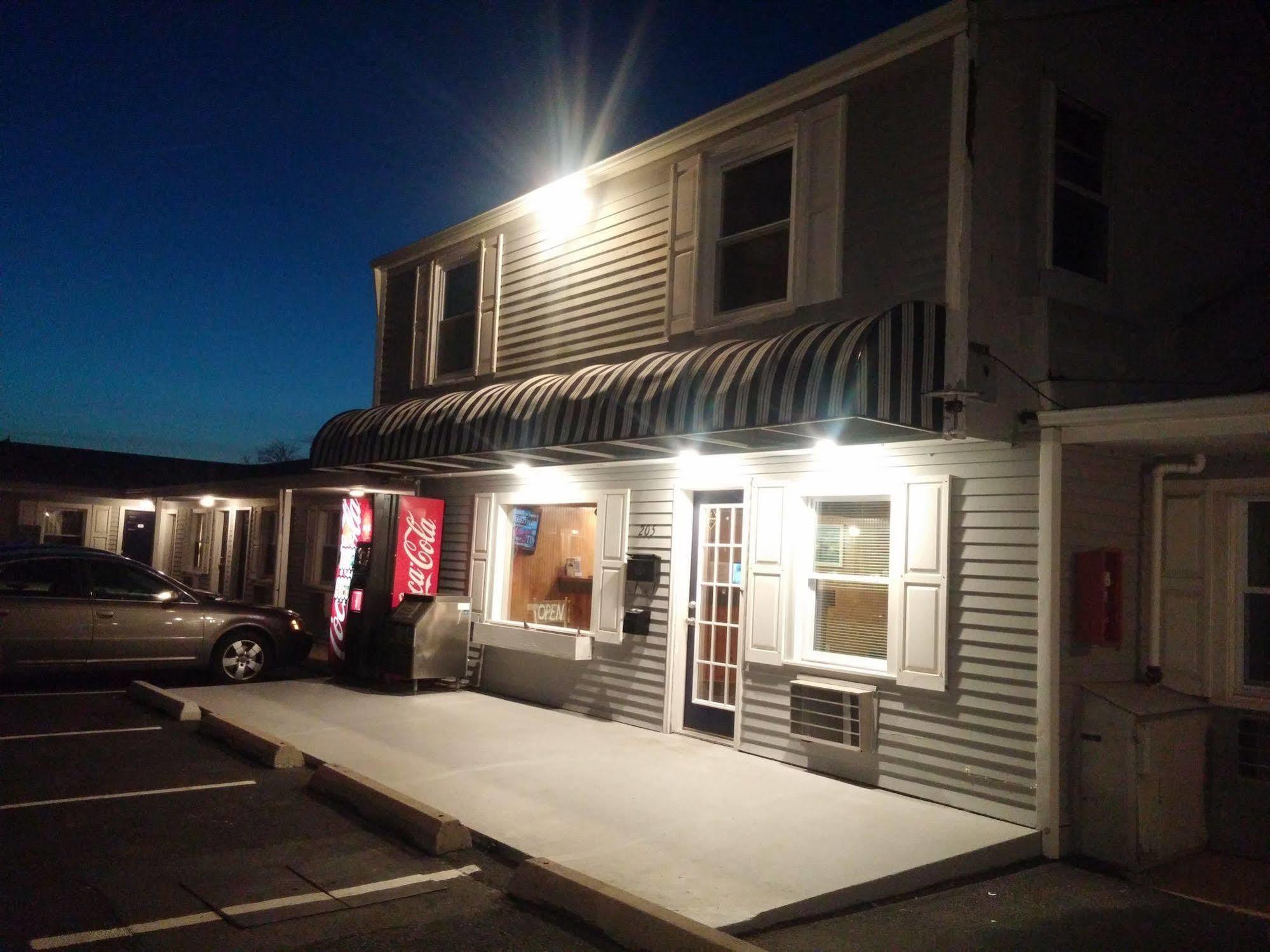 Shore Point Motel Пойнт Плезънт Бийч Екстериор снимка